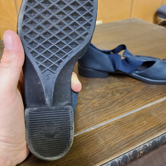 What’s What canvas and suede sandals - Picture 3 of 3